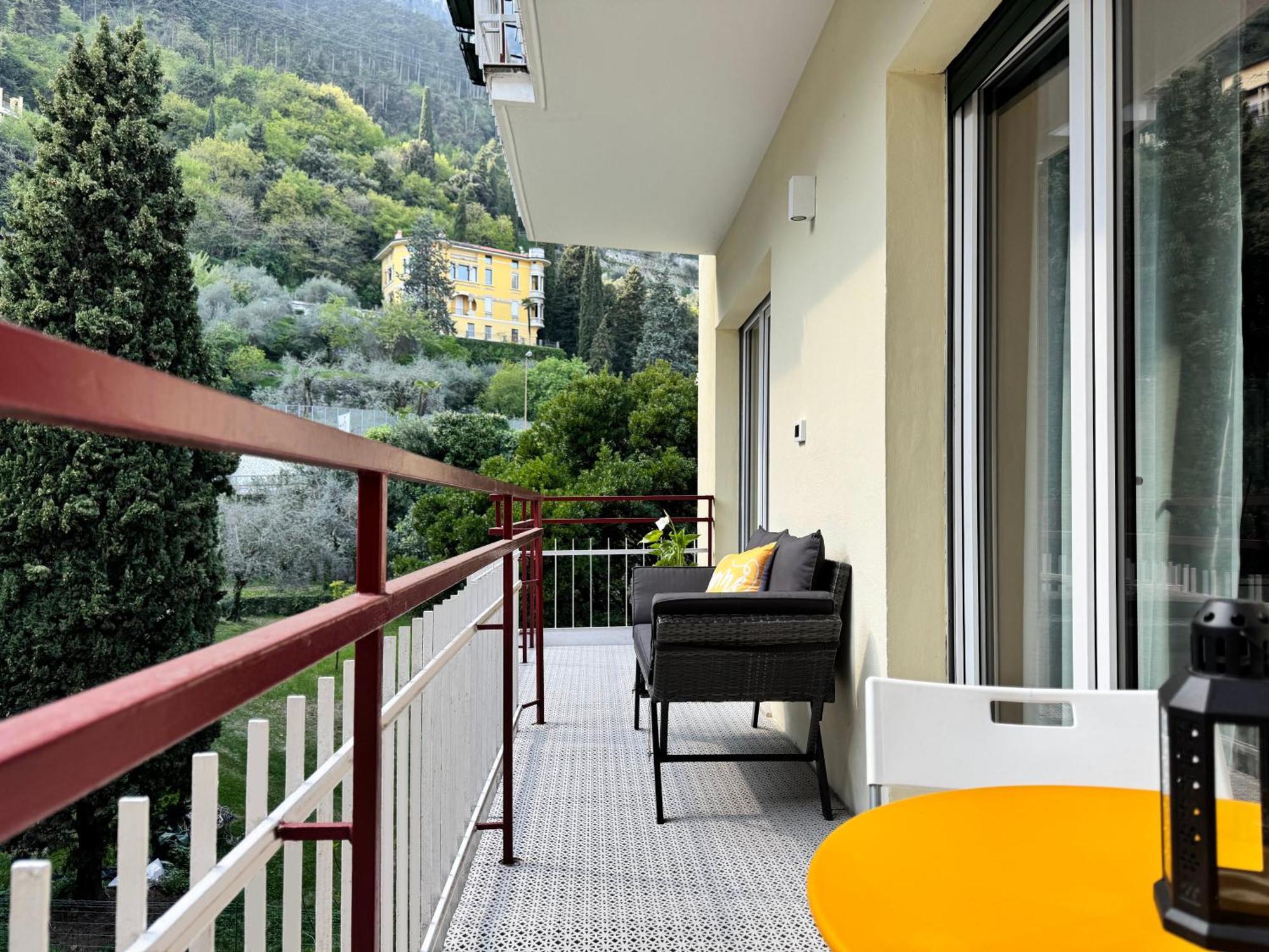 New Apartment In Historical Center Near Lake Riva Zewnętrze zdjęcie